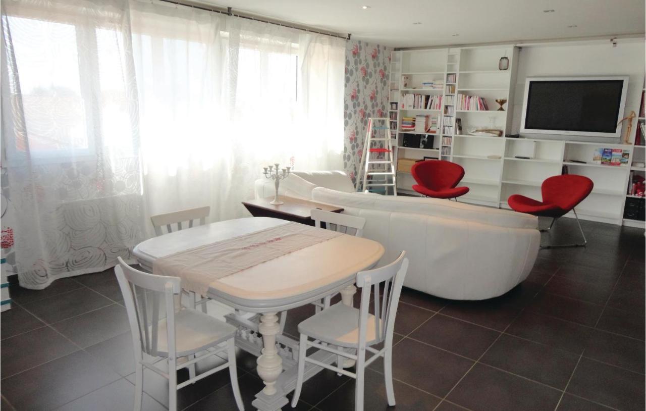 Awesome Apartment In Sauvian With Wifi Exterior foto